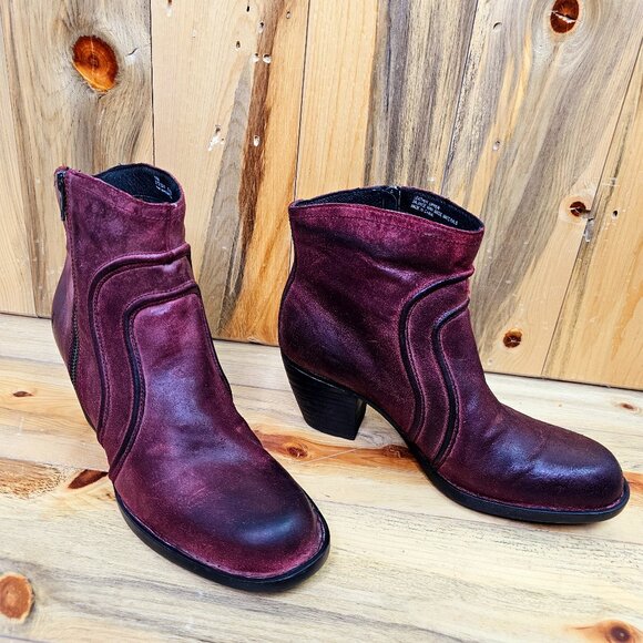 Born Cabernet Purple Leather Booties Size 11 - Picture 1 of 7